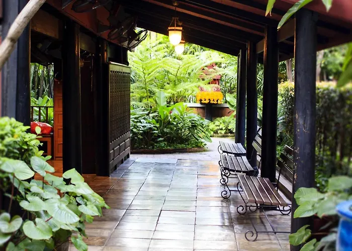 Episode 11 Sukhumvit 3*